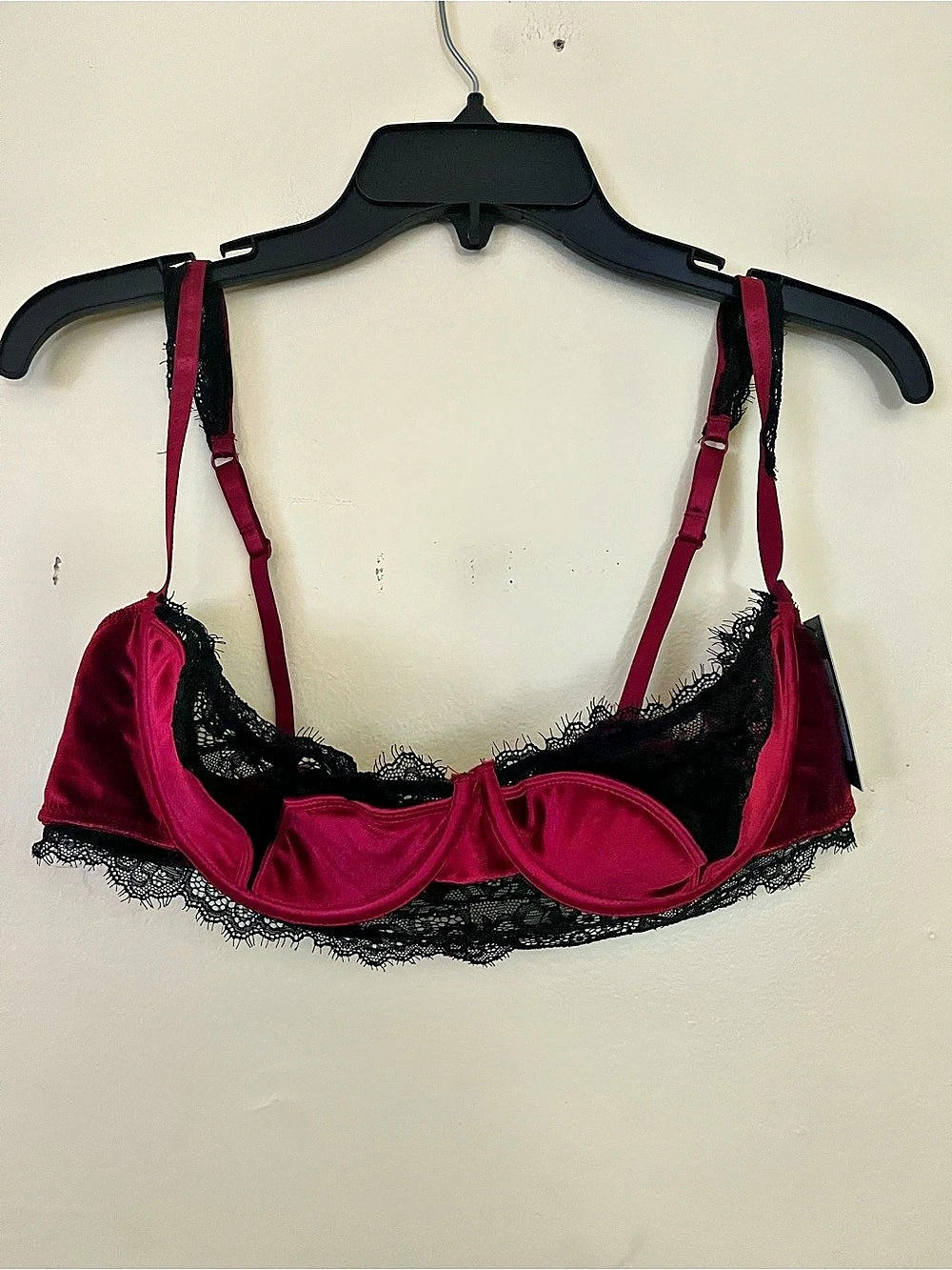 Fredericks of Hollywood Georgine Lace Trim Bra in Red & Black XL NWT